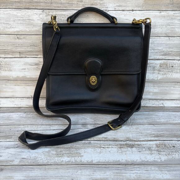 Coach Handbags - VTG Coach Purse 9927 Willis Black Glovetanned Leather Hungary Turnlock